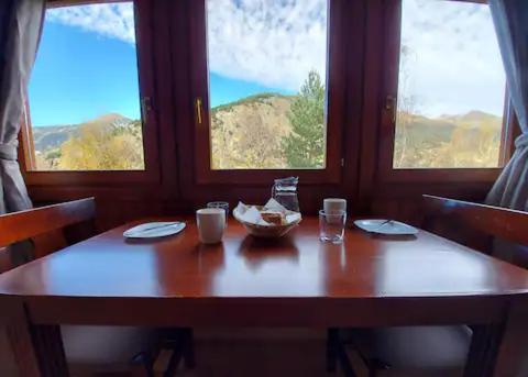 Cálido Estudio Con Preciosas Vistas A La Montaña *
